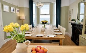 Bay View, Sleeps 18, 7 Bedrooms, 7 Bathrooms, Seafront, Criccieth
